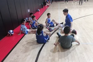 在家里楼上怎么练篮球